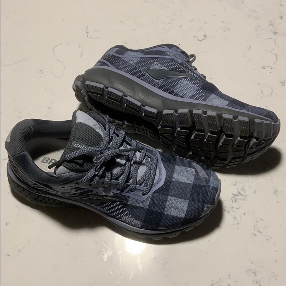 Brooks ghost 12 running shoes